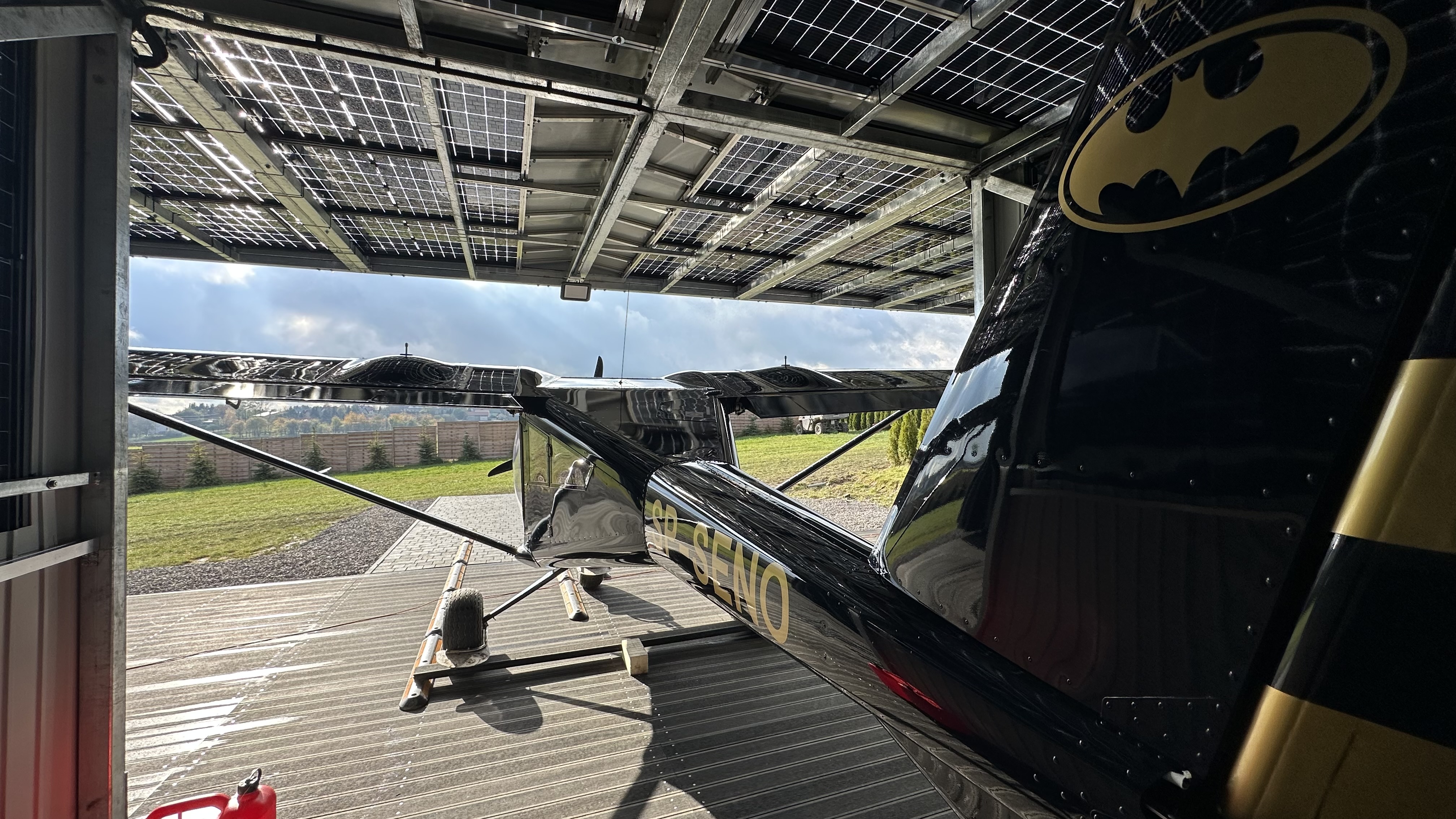 T-hangar
